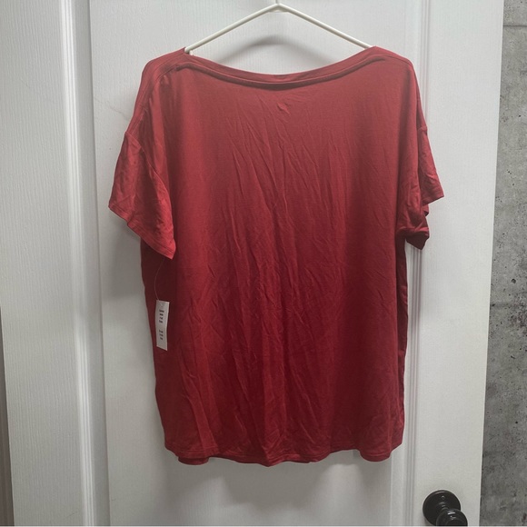 Ricki’s Basic Tee - Picture 2 of 3